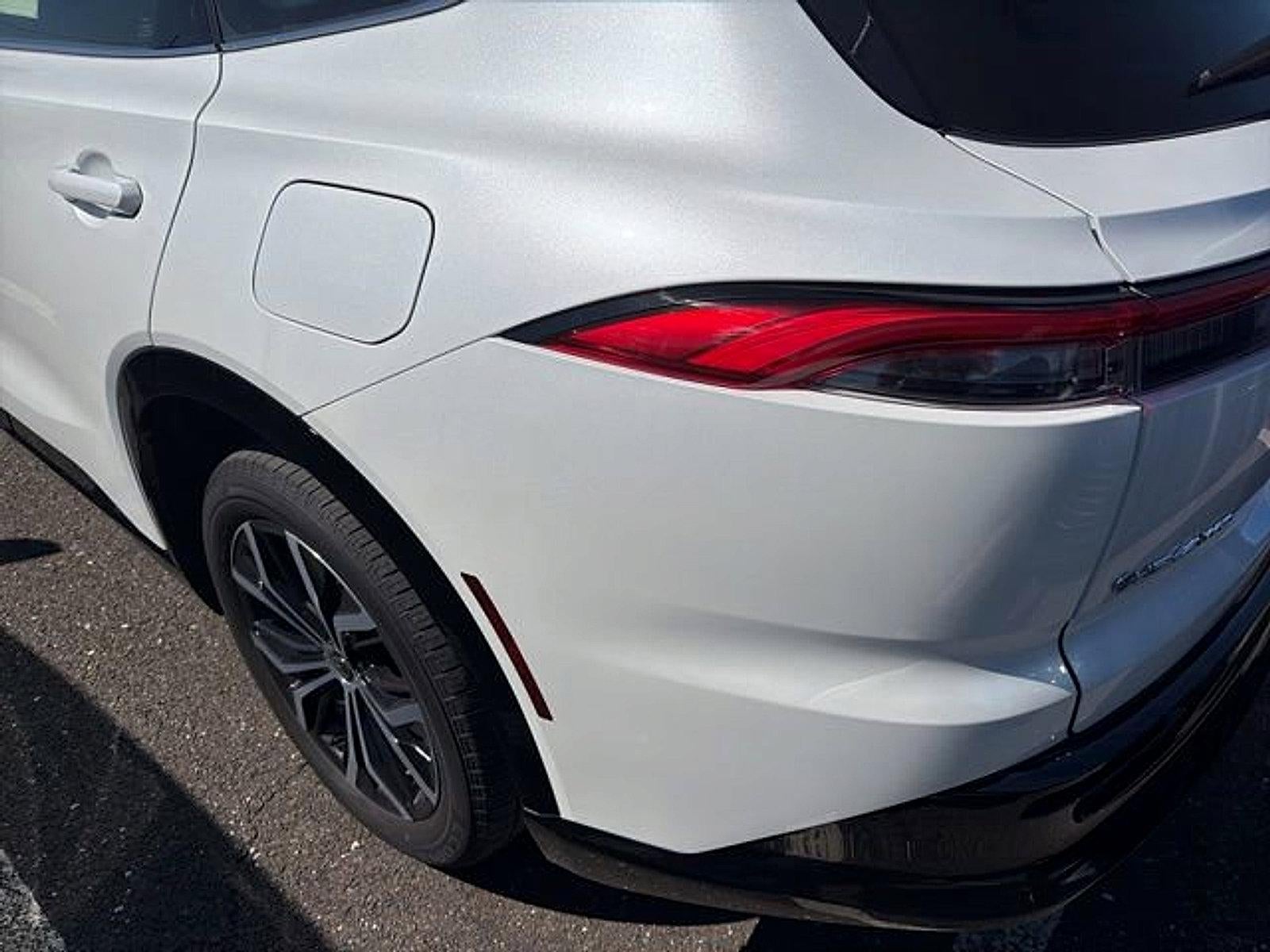 2025 Toyota Crown Signia XLE AWD (Natl)