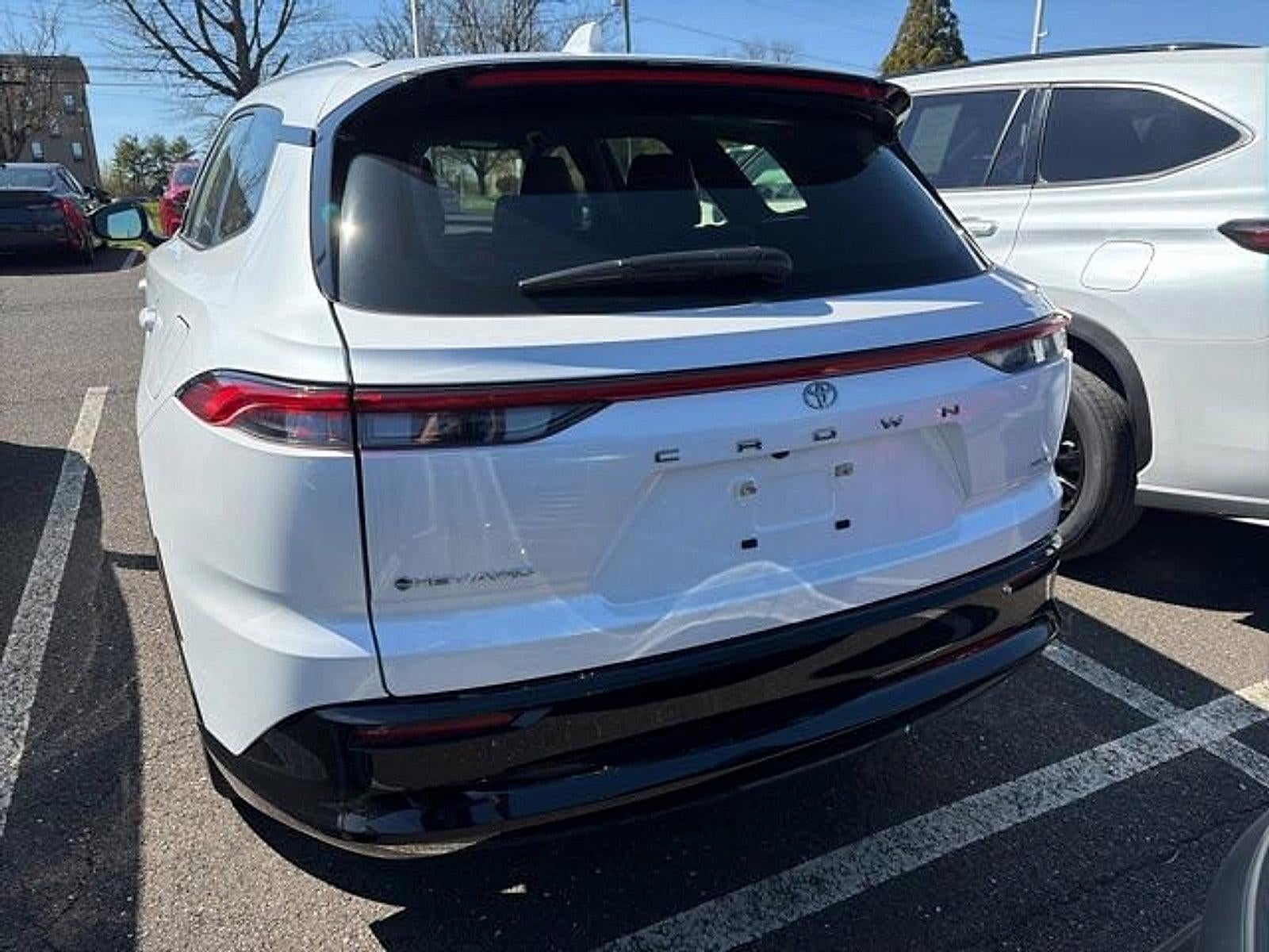 2025 Toyota Crown Signia XLE AWD (Natl)