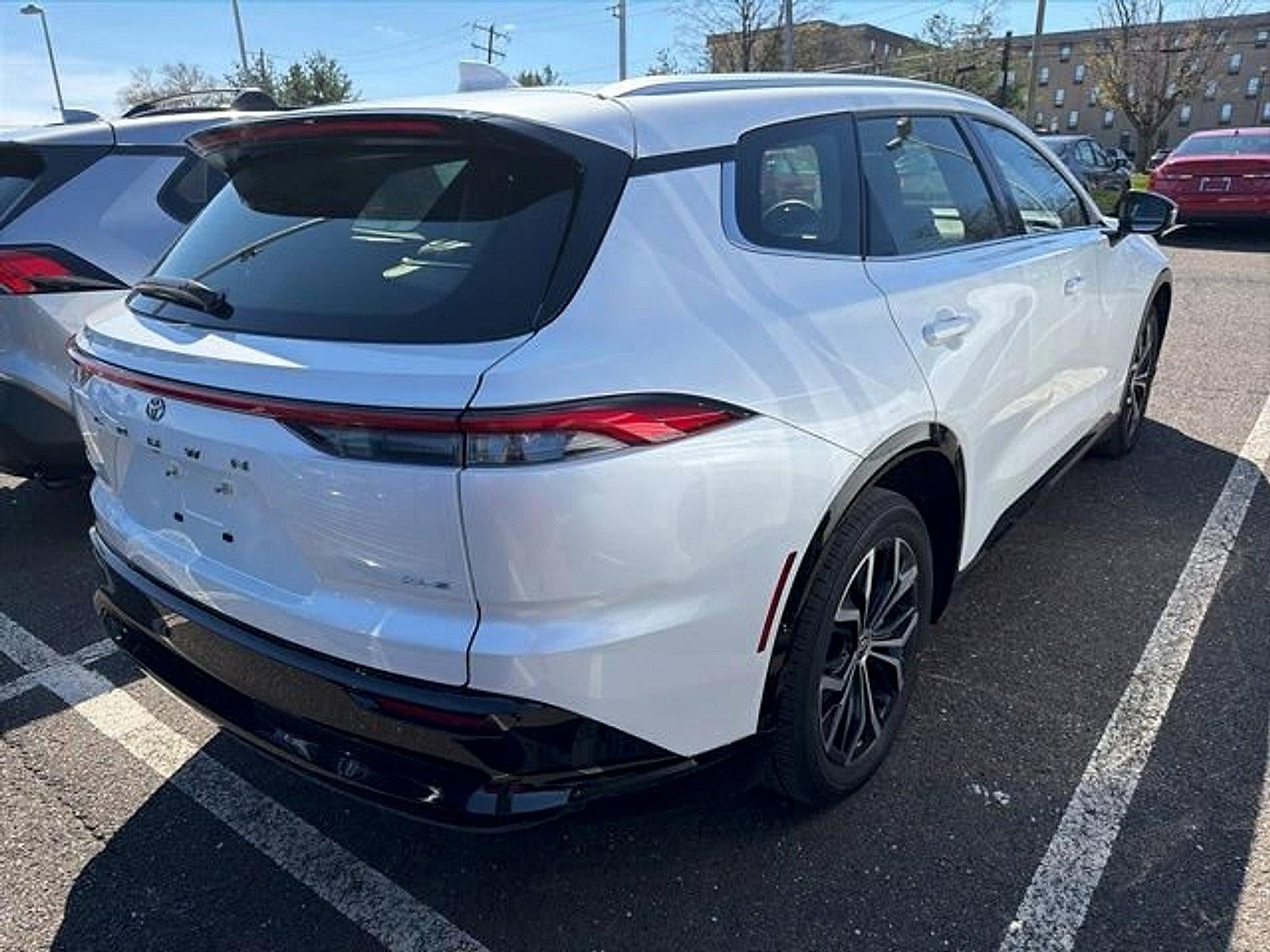 2025 Toyota Crown Signia XLE AWD (Natl)