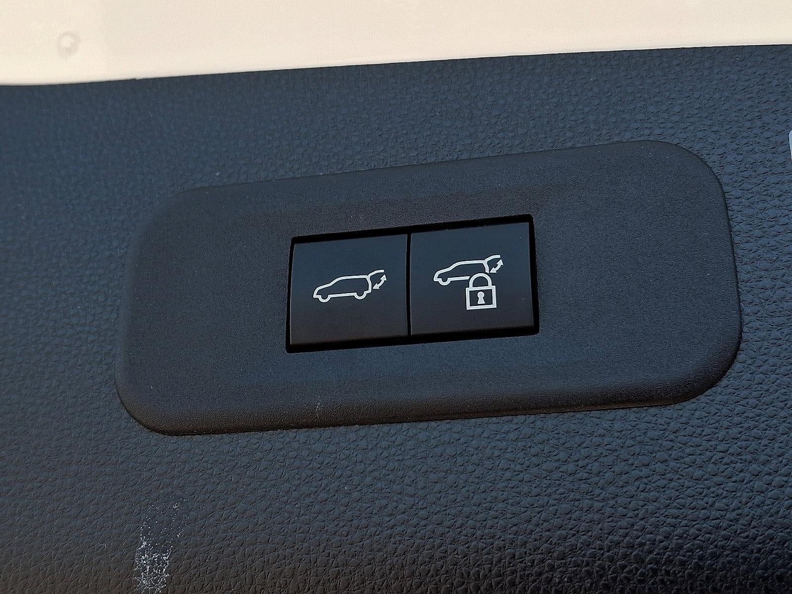2025 Toyota Crown Signia XLE AWD (Natl)