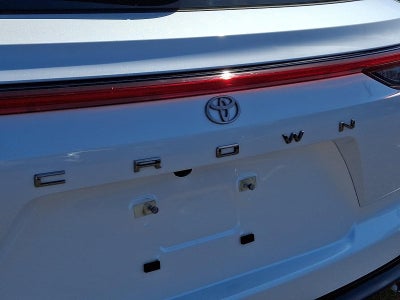 2025 Toyota Crown Signia XLE AWD (Natl)