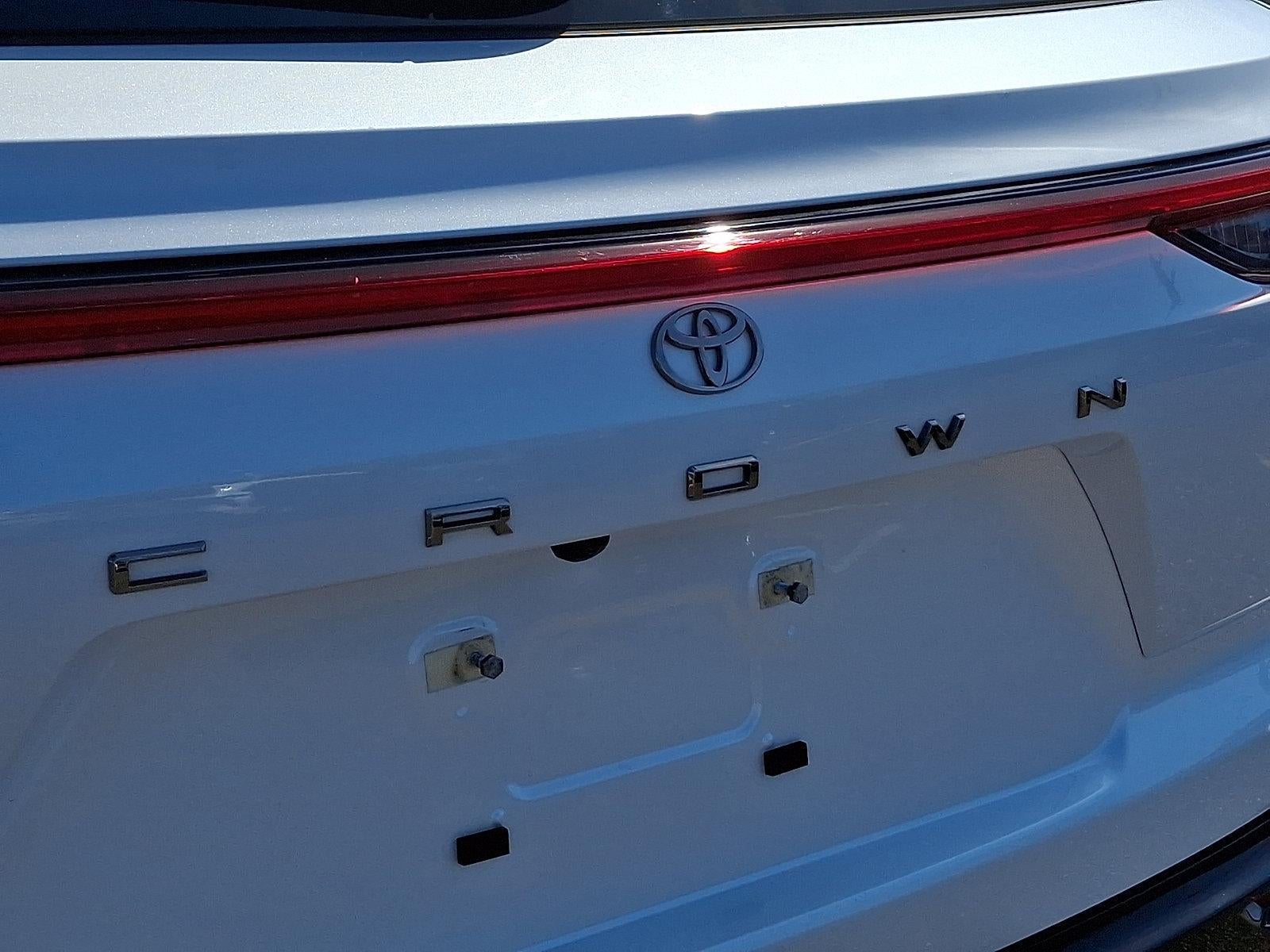 2025 Toyota Crown Signia XLE AWD (Natl)