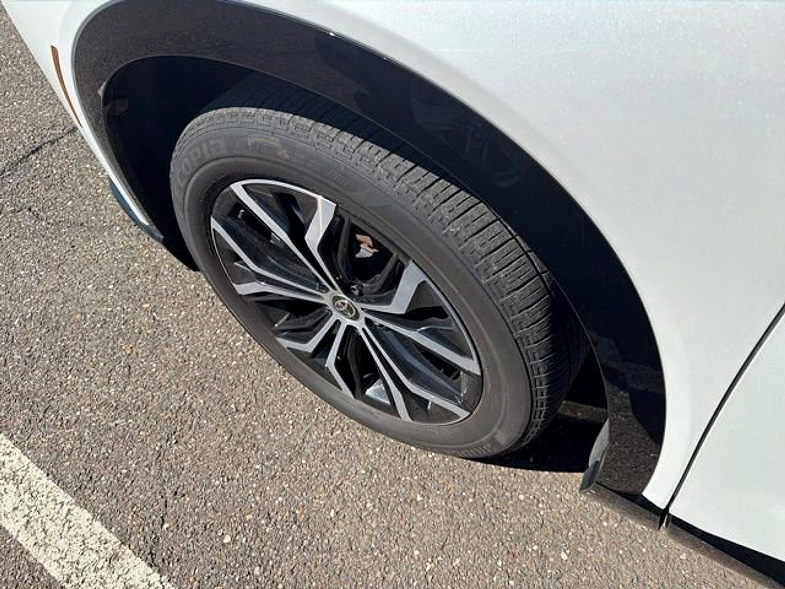 2025 Toyota Crown Signia XLE AWD (Natl)