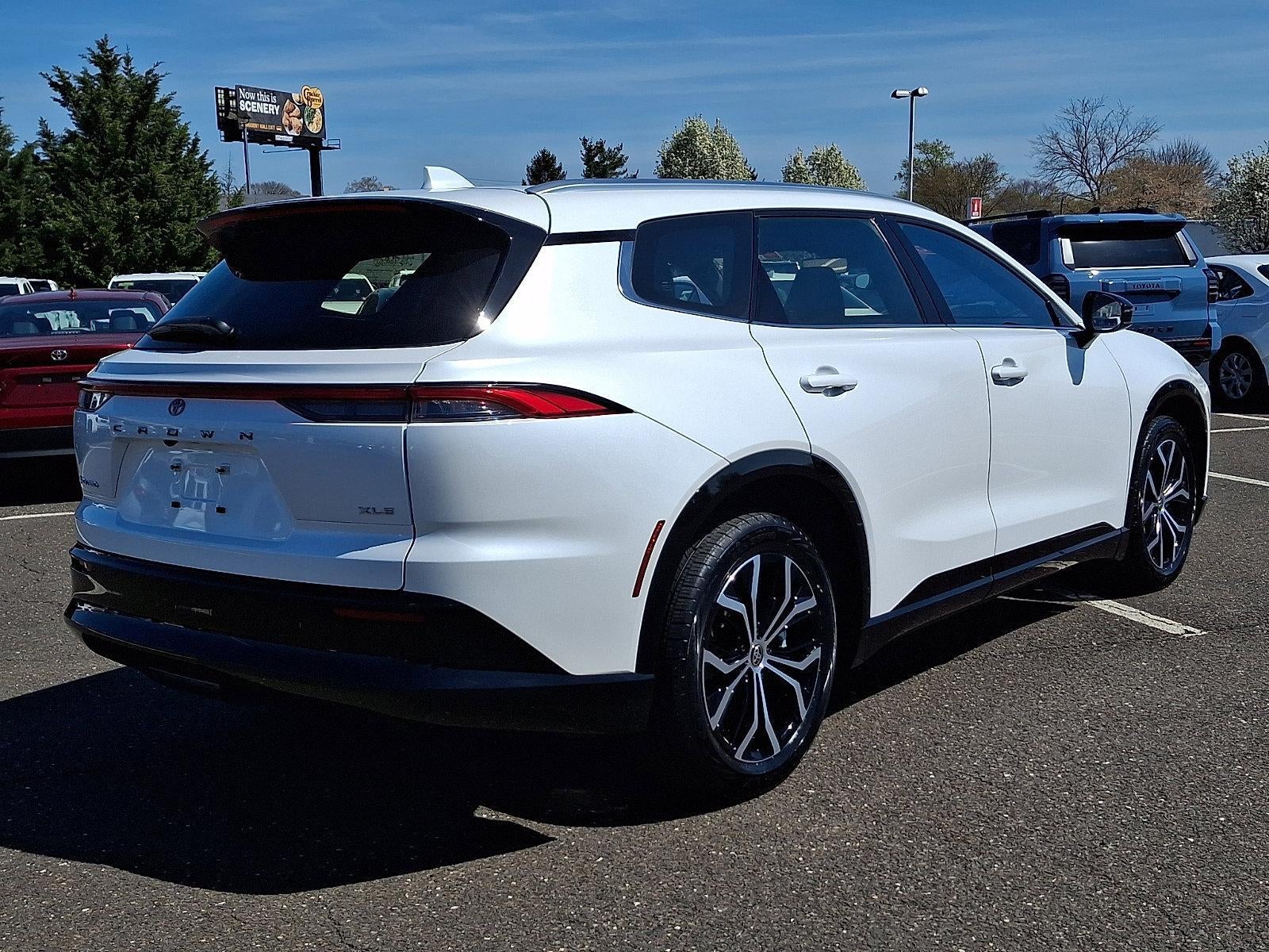 2025 Toyota Crown Signia XLE AWD (Natl)