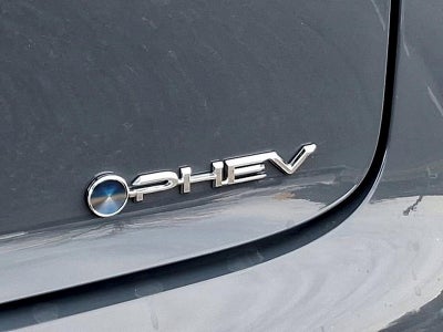 2025 Toyota Prius Plug-In Hybrid SE (Natl)