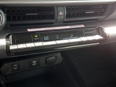 2024 Toyota Prius LE AWD (Natl)