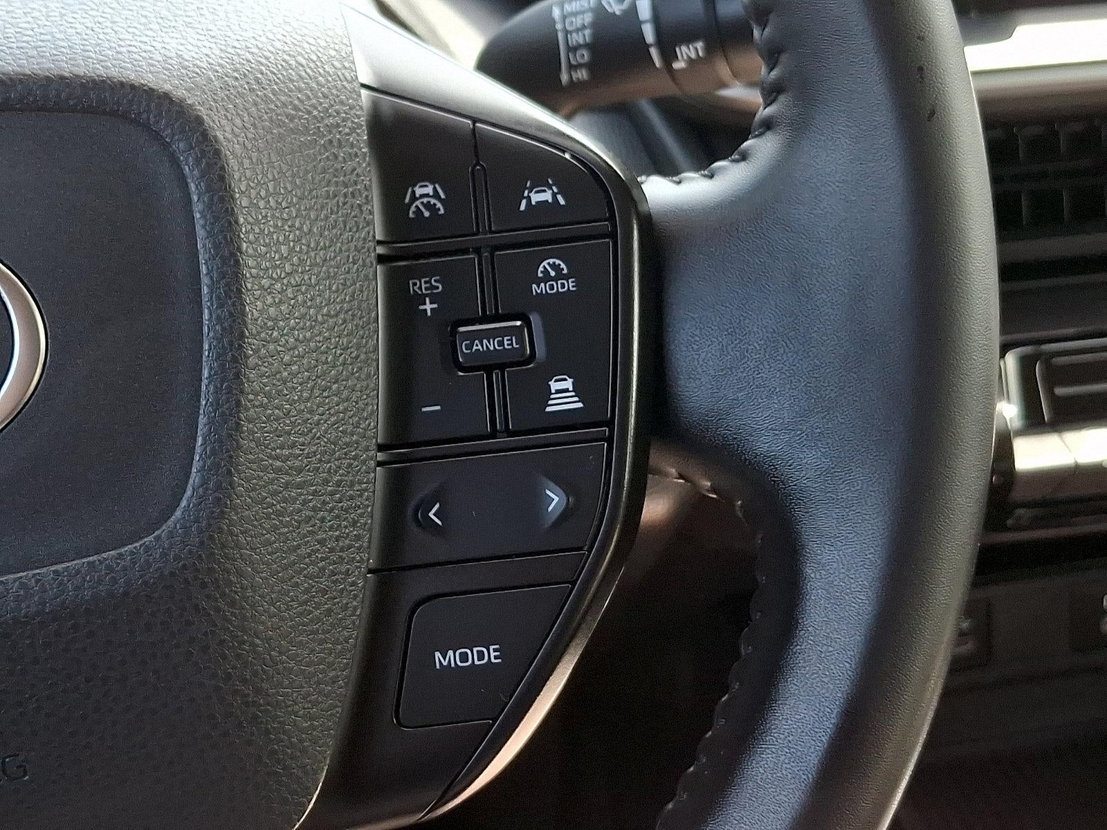 2024 Toyota Prius LE AWD (Natl)