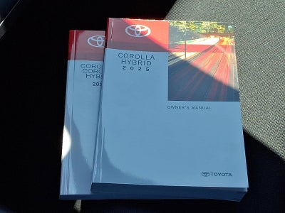 2025 Toyota Corolla Hybrid SE FWD (Natl)