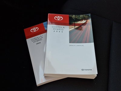 2025 Toyota Corolla Hybrid LE FWD (Natl)
