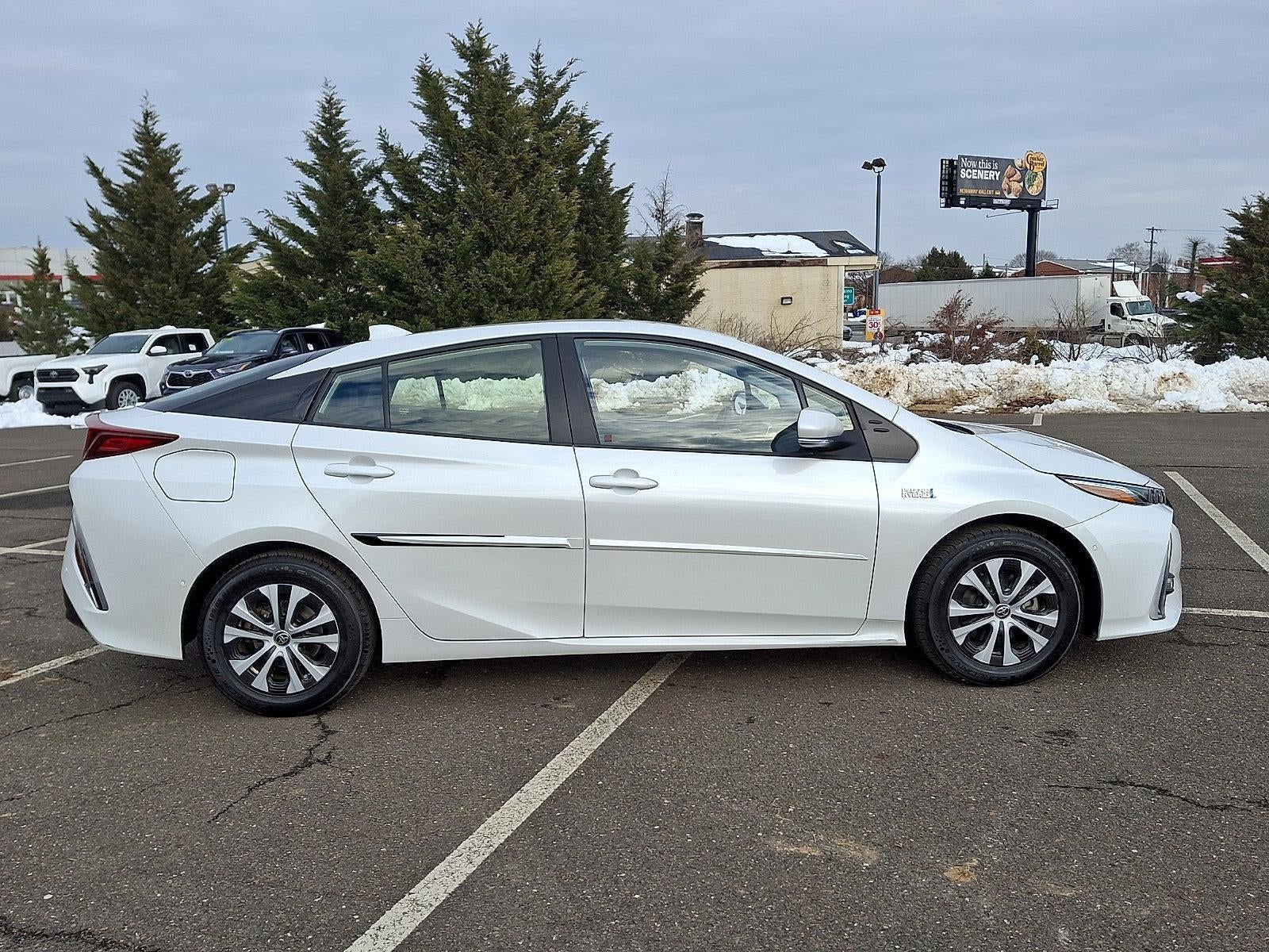 2022 Toyota Prius Prime Limited (Natl)
