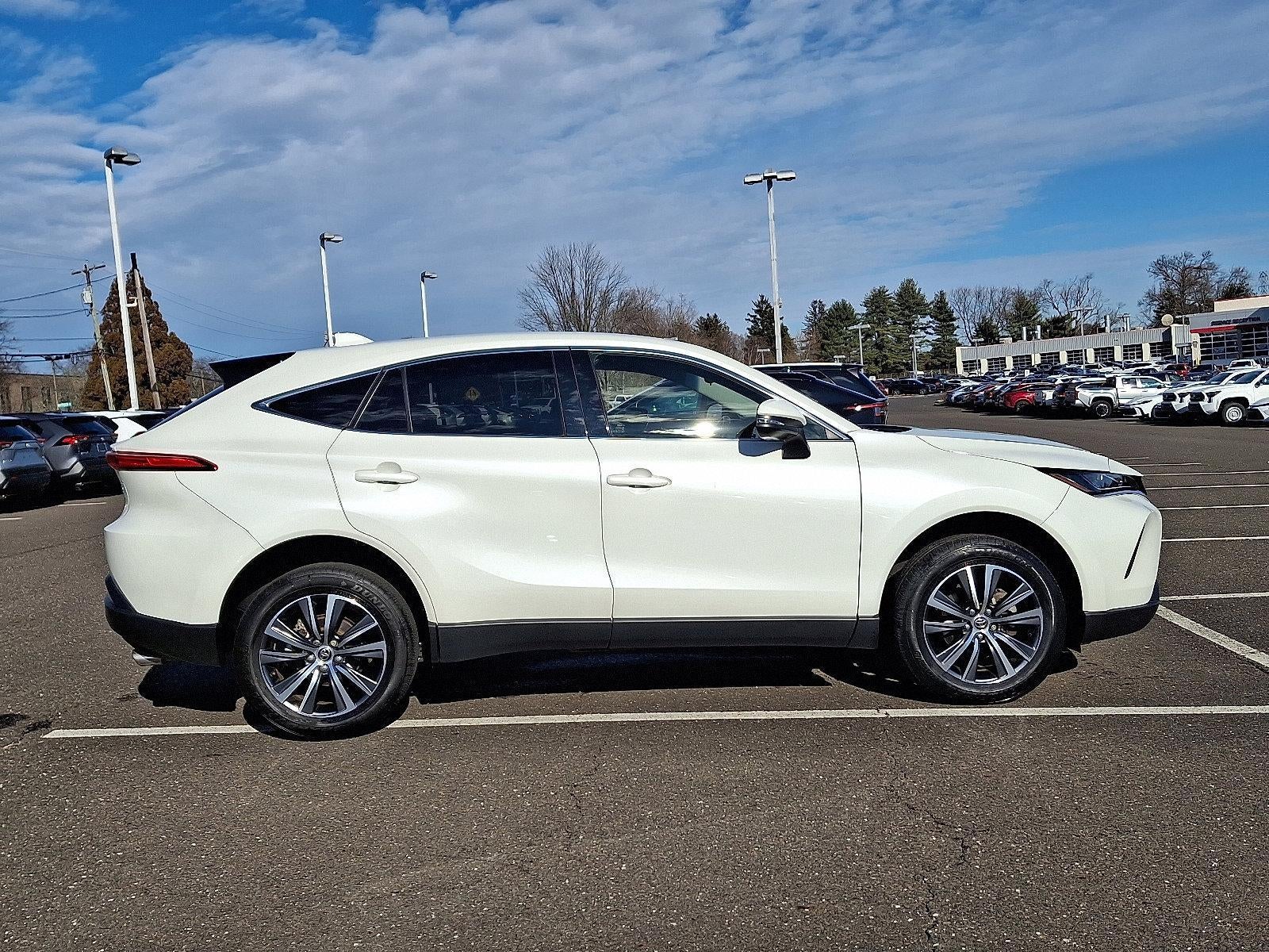 2022 Toyota Venza LE AWD (GS)