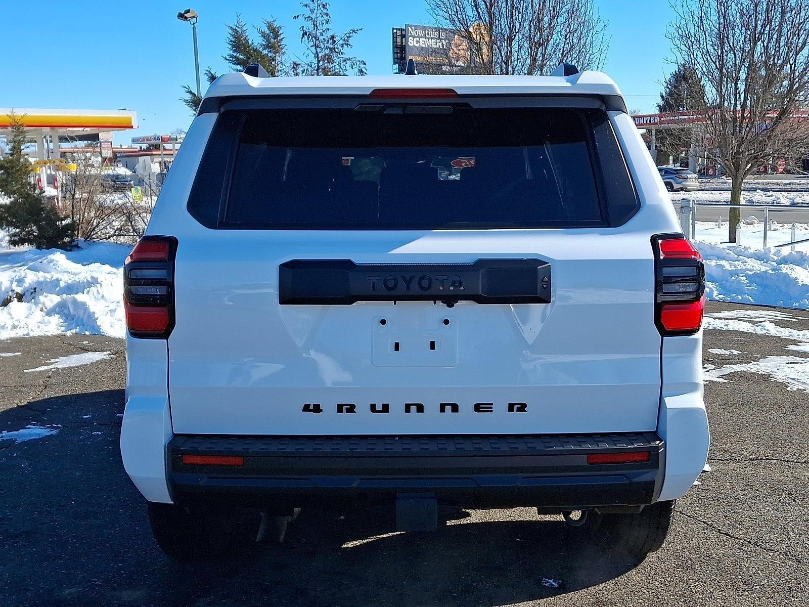 2025 Toyota 4Runner SR5 4WD (GS)