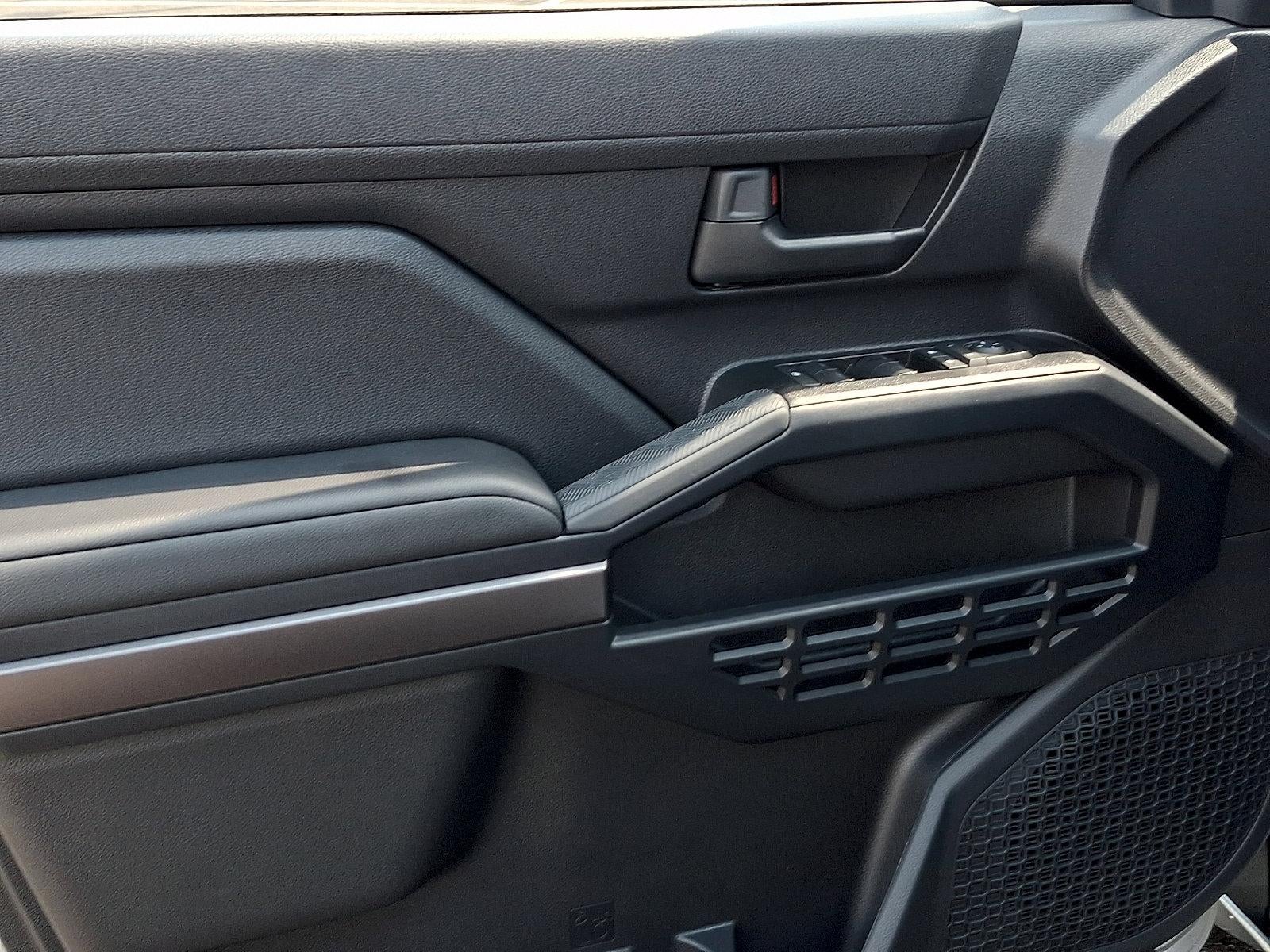 2025 Toyota 4Runner SR5 4WD (GS)