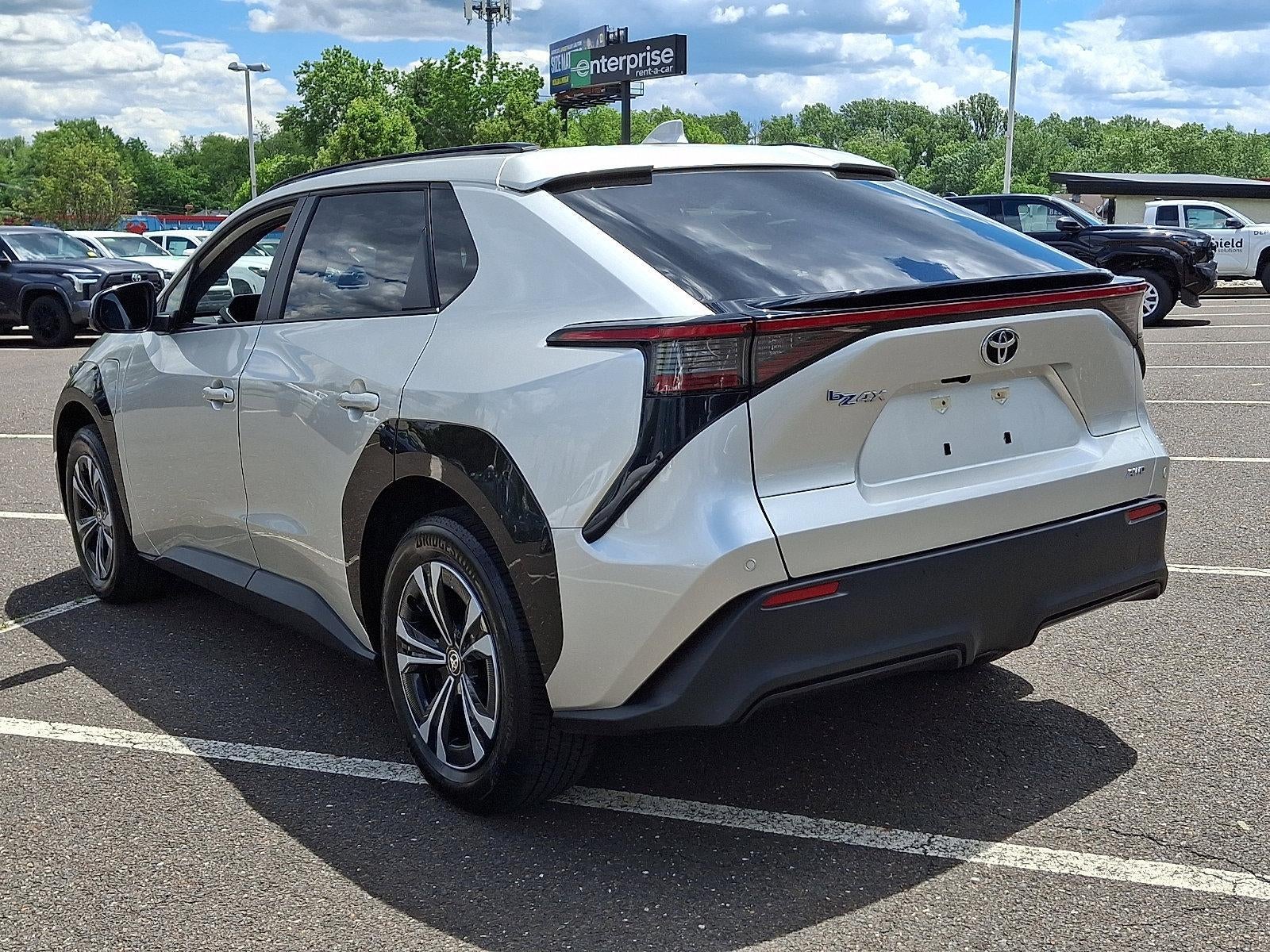 2023 Toyota bZ4X XLE AWD (Natl)