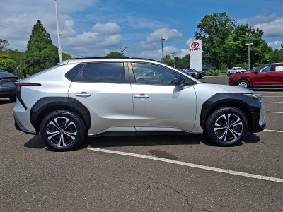 2023 Toyota bZ4X XLE AWD (Natl)