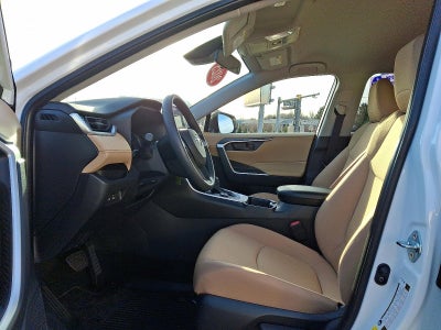 2025 Toyota RAV4 Hybrid LE AWD (Natl)