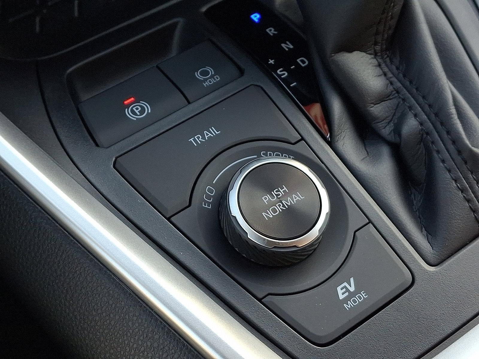 2025 Toyota RAV4 Hybrid LE AWD (Natl)