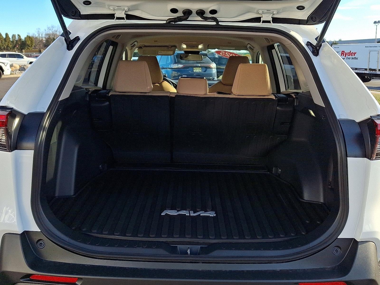 2025 Toyota RAV4 Hybrid LE AWD (Natl)