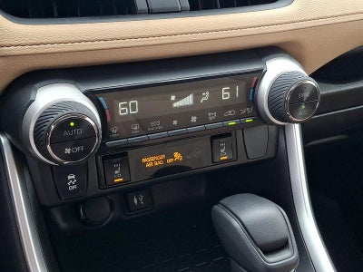 2019 Toyota RAV4 XLE AWD (Natl)