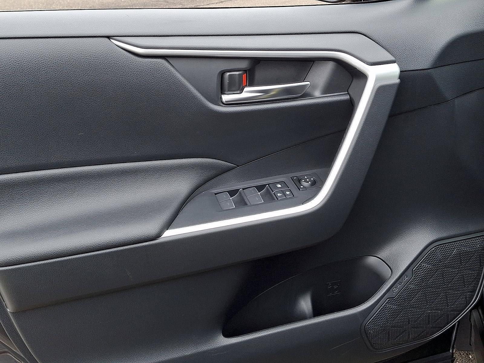 2025 Toyota RAV4 Hybrid XLE AWD (Natl)