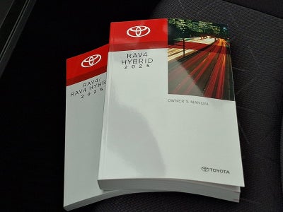 2025 Toyota RAV4 Hybrid XLE AWD (Natl)