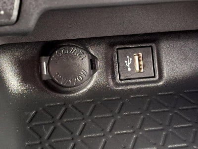 2025 Toyota RAV4 Hybrid XLE AWD (Natl)