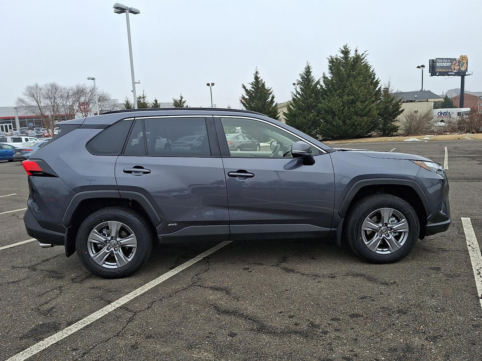 2025 Toyota RAV4 Hybrid XLE AWD (Natl)