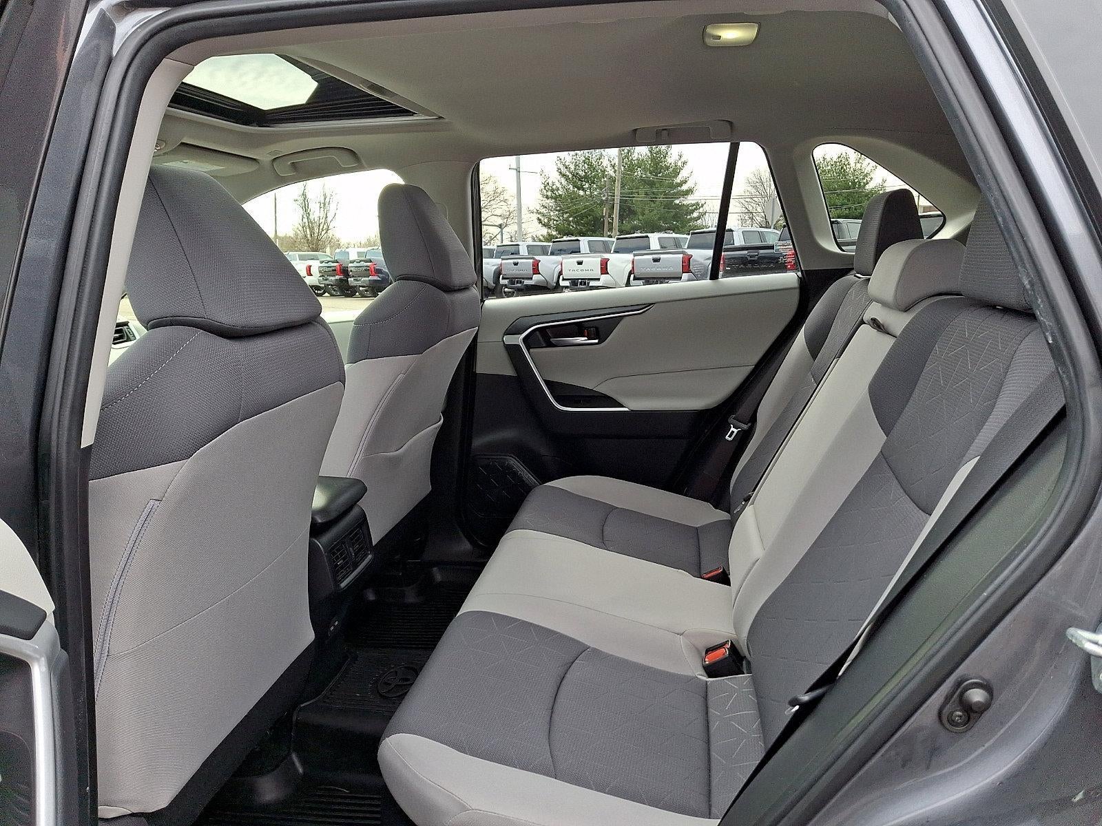 2023 Toyota RAV4 Hybrid XLE AWD (Natl)