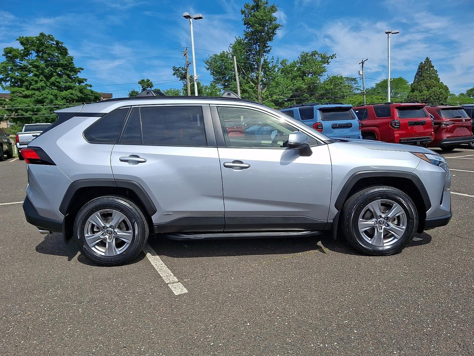 2023 Toyota RAV4 Hybrid XLE AWD (Natl)