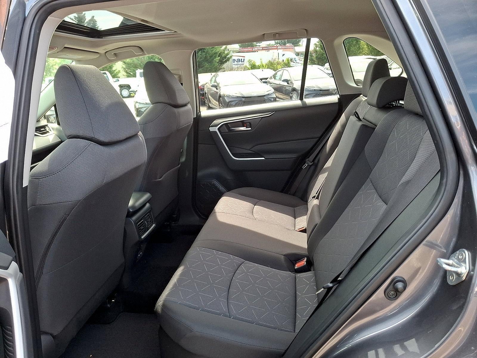2023 Toyota RAV4 Hybrid XLE AWD (Natl)