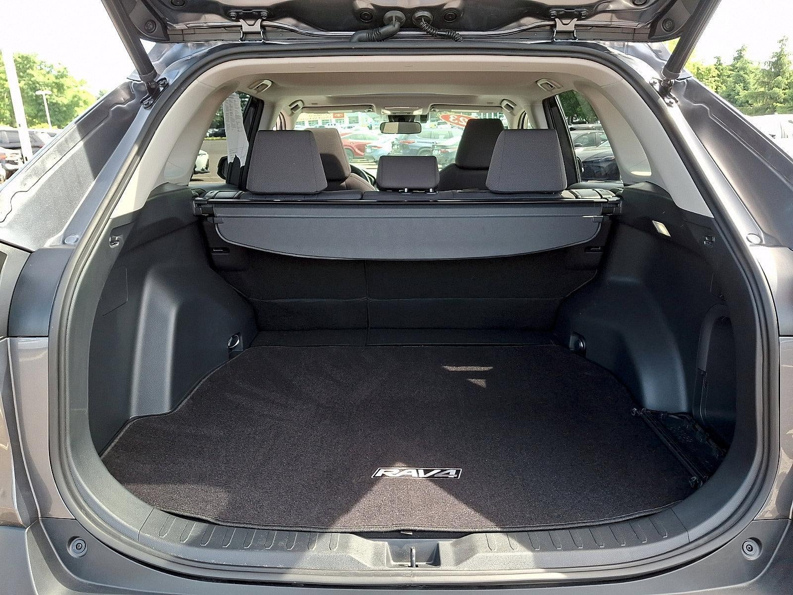 2023 Toyota RAV4 Hybrid XLE AWD (Natl)