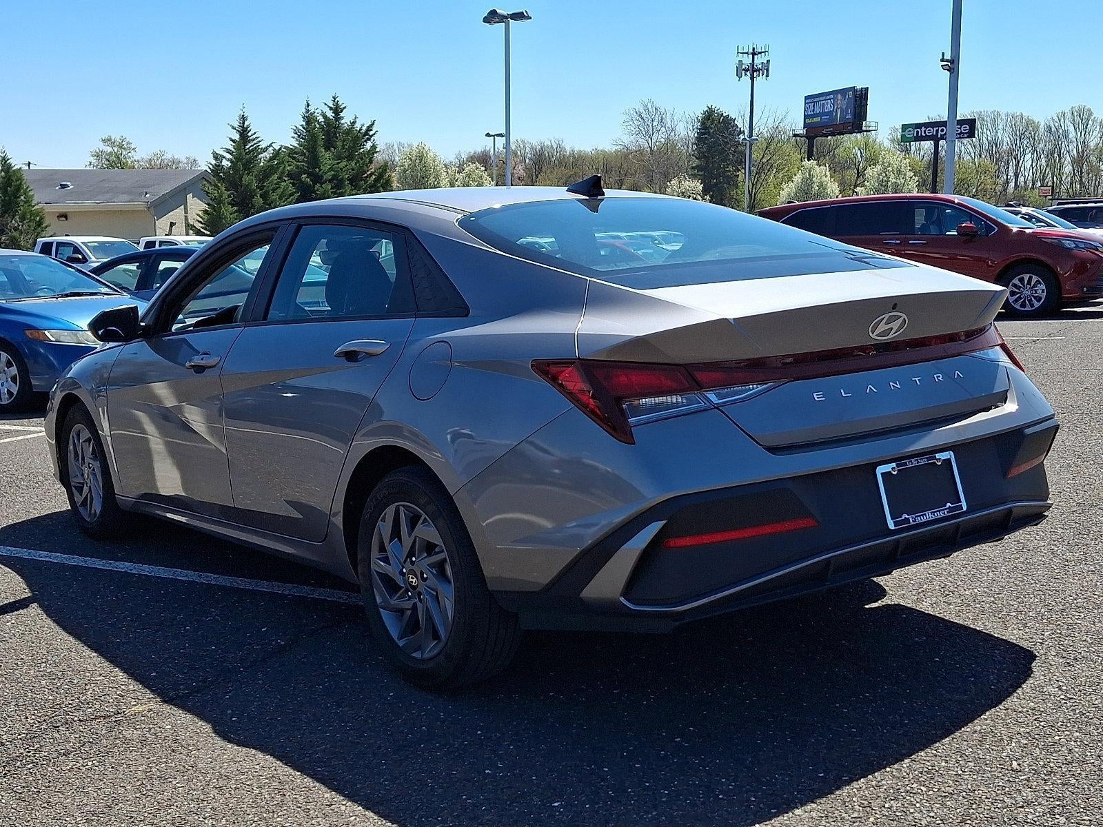 2024 Hyundai ELANTRA SEL IVT