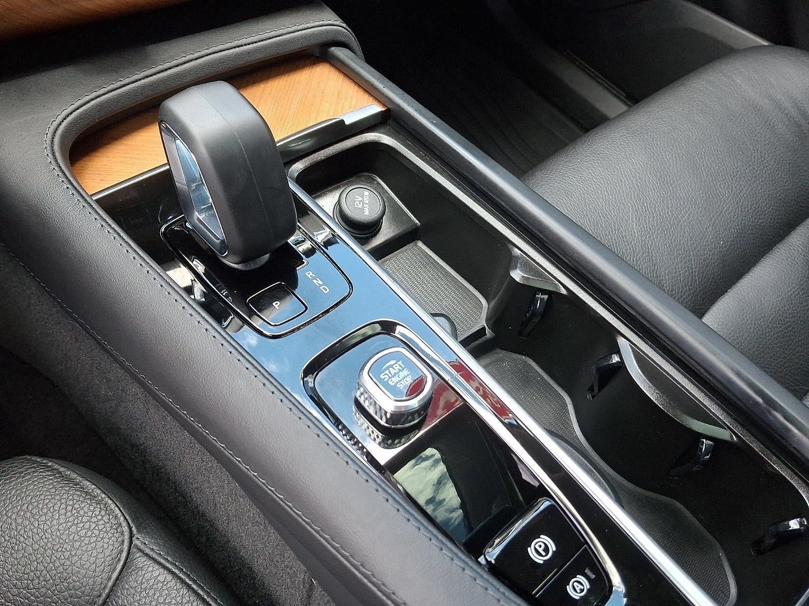 2023 Volvo XC90 B6 AWD Plus 7P