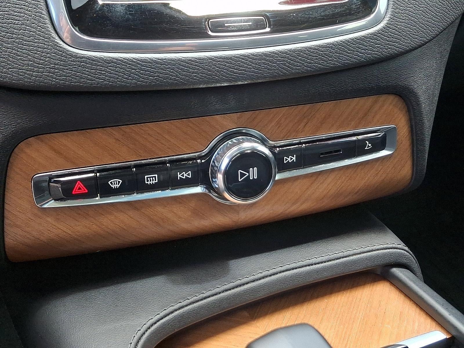 2023 Volvo XC90 B6 AWD Plus 7P