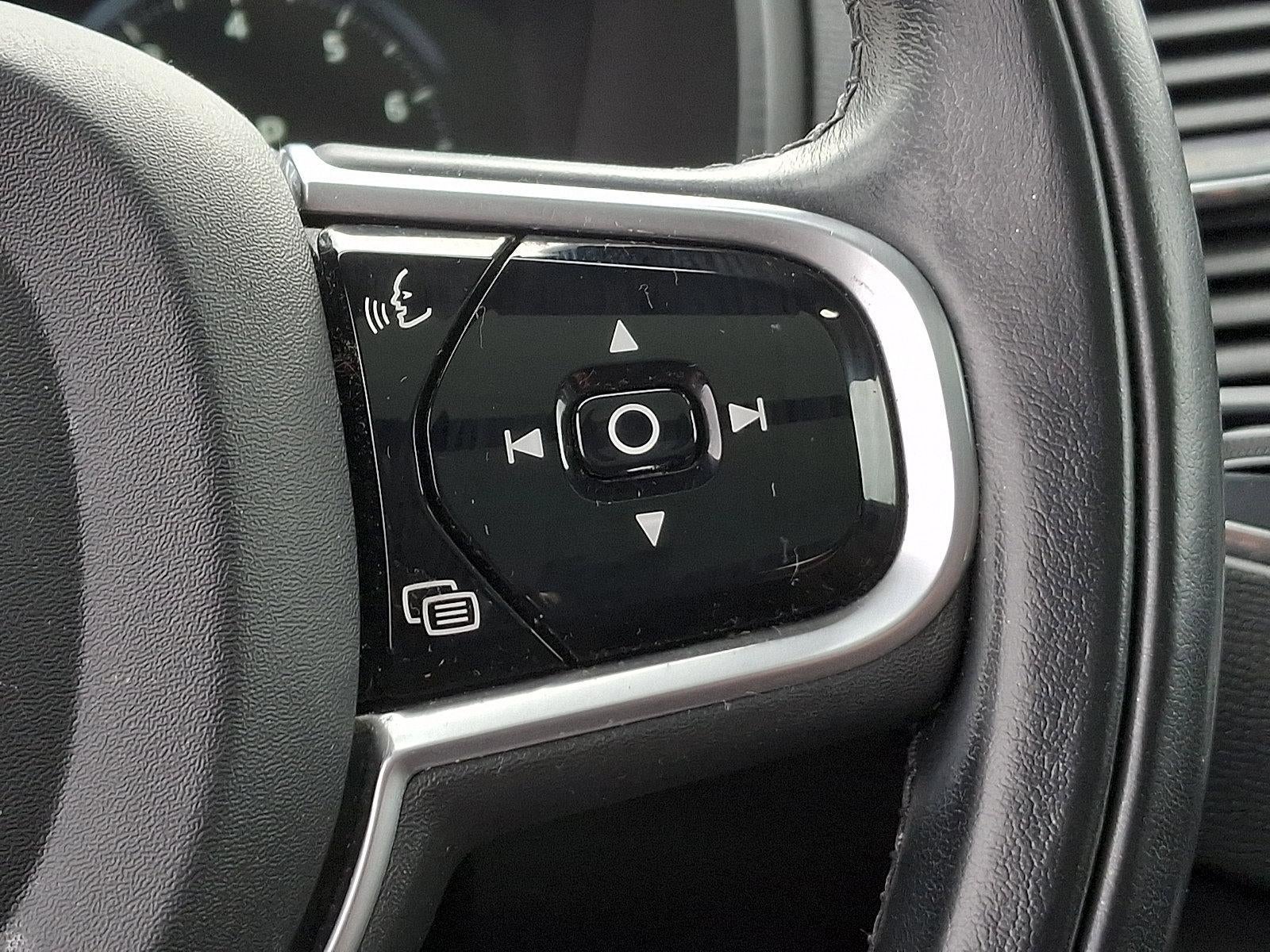 2019 Volvo XC90 T6 AWD Momentum