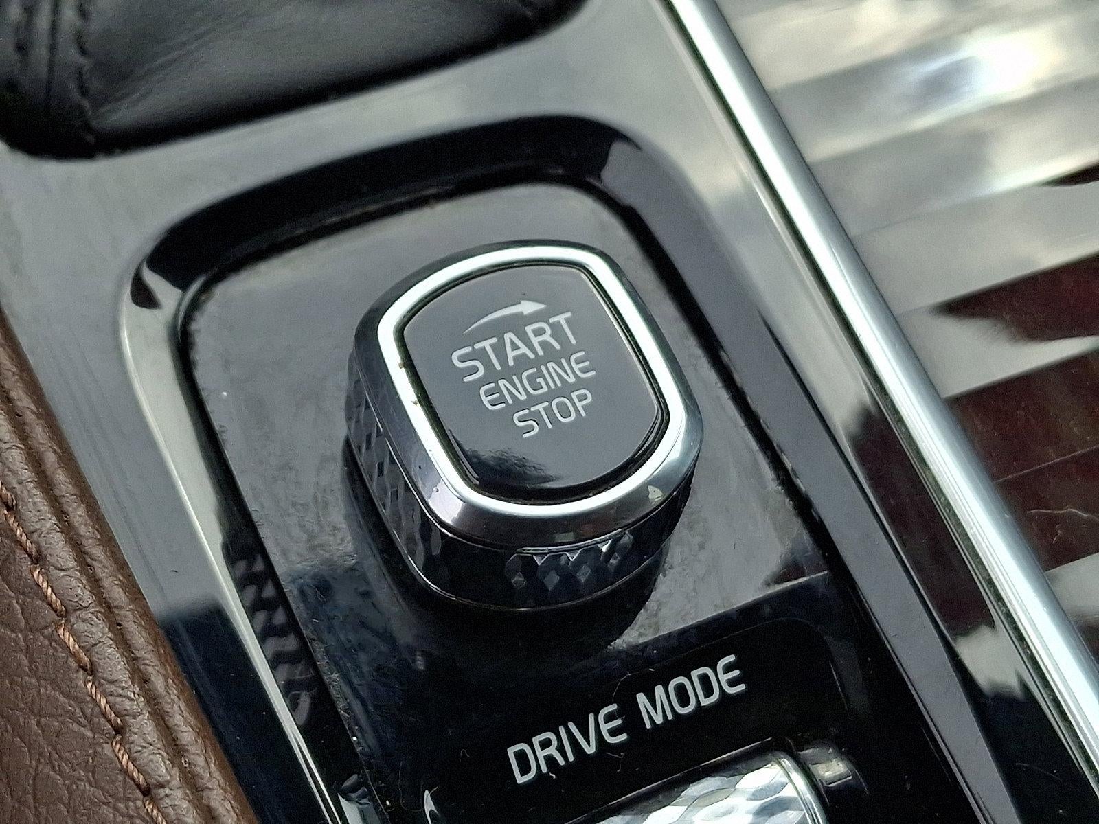 2019 Volvo XC90 T6 AWD Momentum