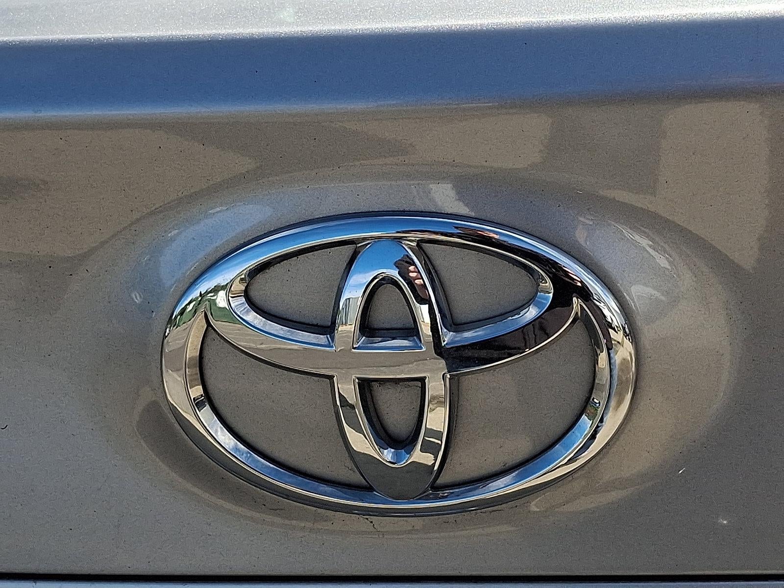 2019 Toyota Camry XLE Auto (SE)