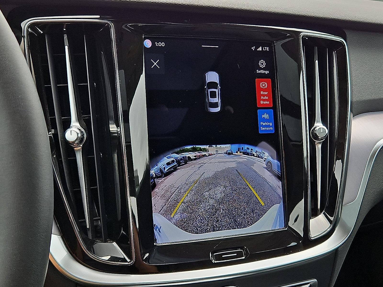 2024 Volvo S60 B5 FWD Core Dark Theme