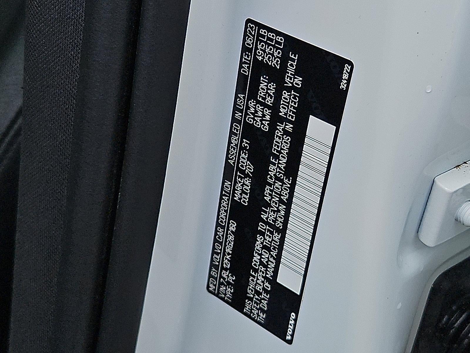 2024 Volvo S60 B5 FWD Core Dark Theme