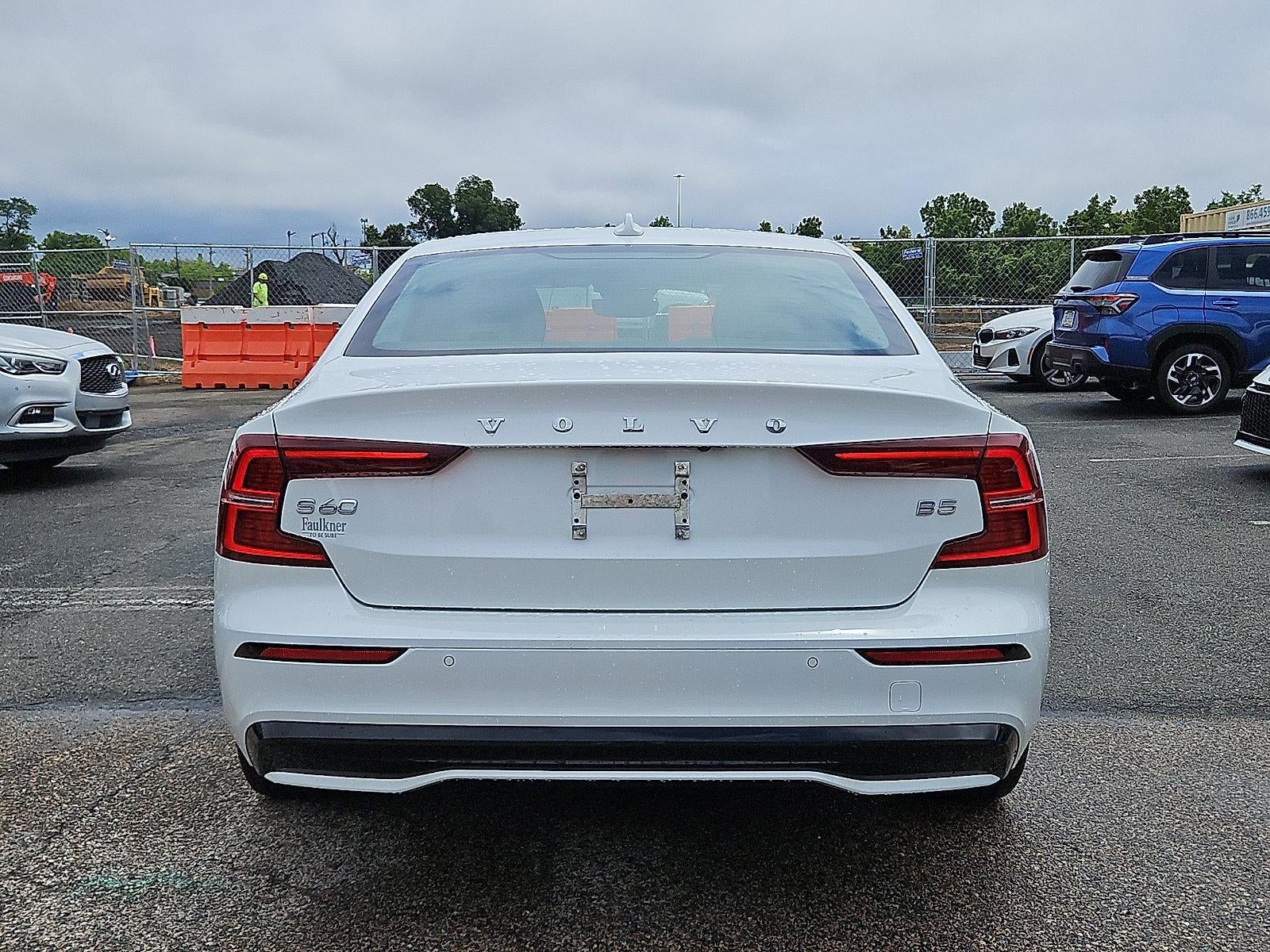 2024 Volvo S60 B5 FWD Core Dark Theme