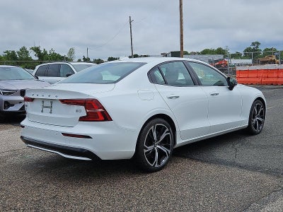 2024 Volvo S60 B5 FWD Core Dark Theme