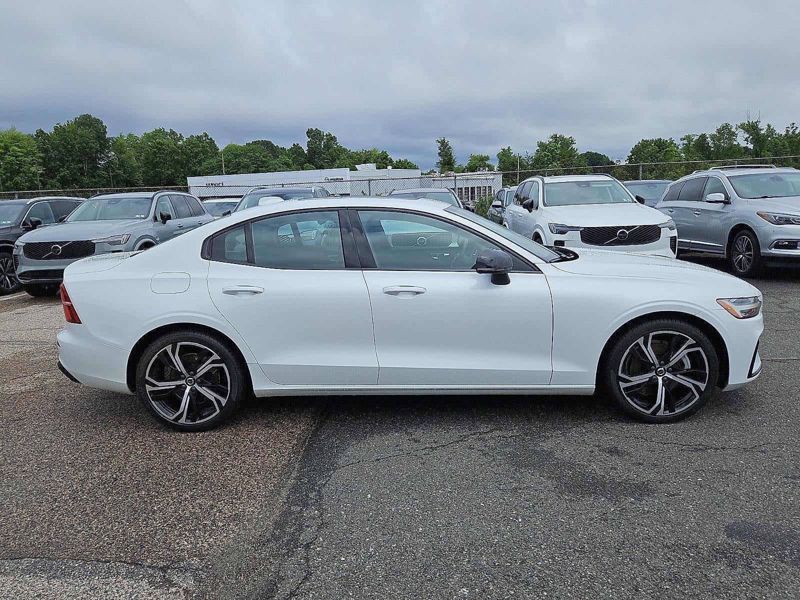 2024 Volvo S60 B5 FWD Core Dark Theme