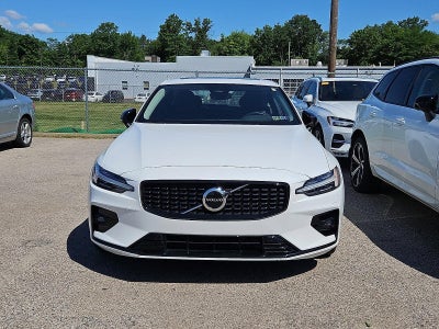 2024 Volvo S60 B5 FWD Core Dark Theme