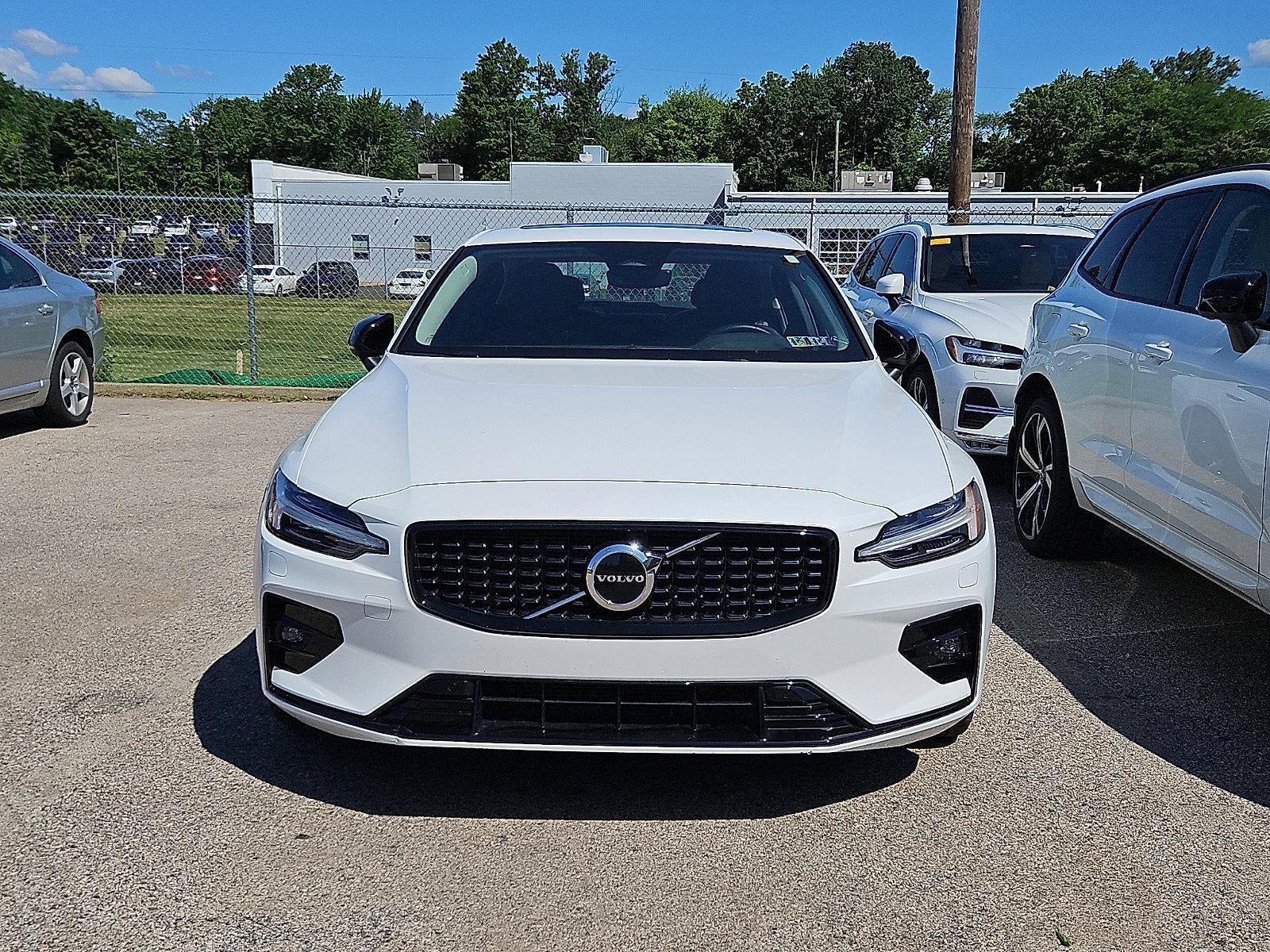 2024 Volvo S60 B5 FWD Core Dark Theme