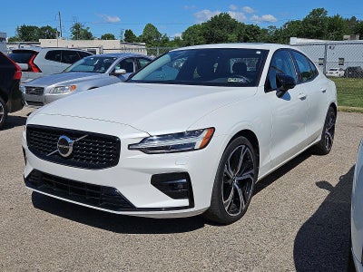 2024 Volvo S60 B5 FWD Core Dark Theme