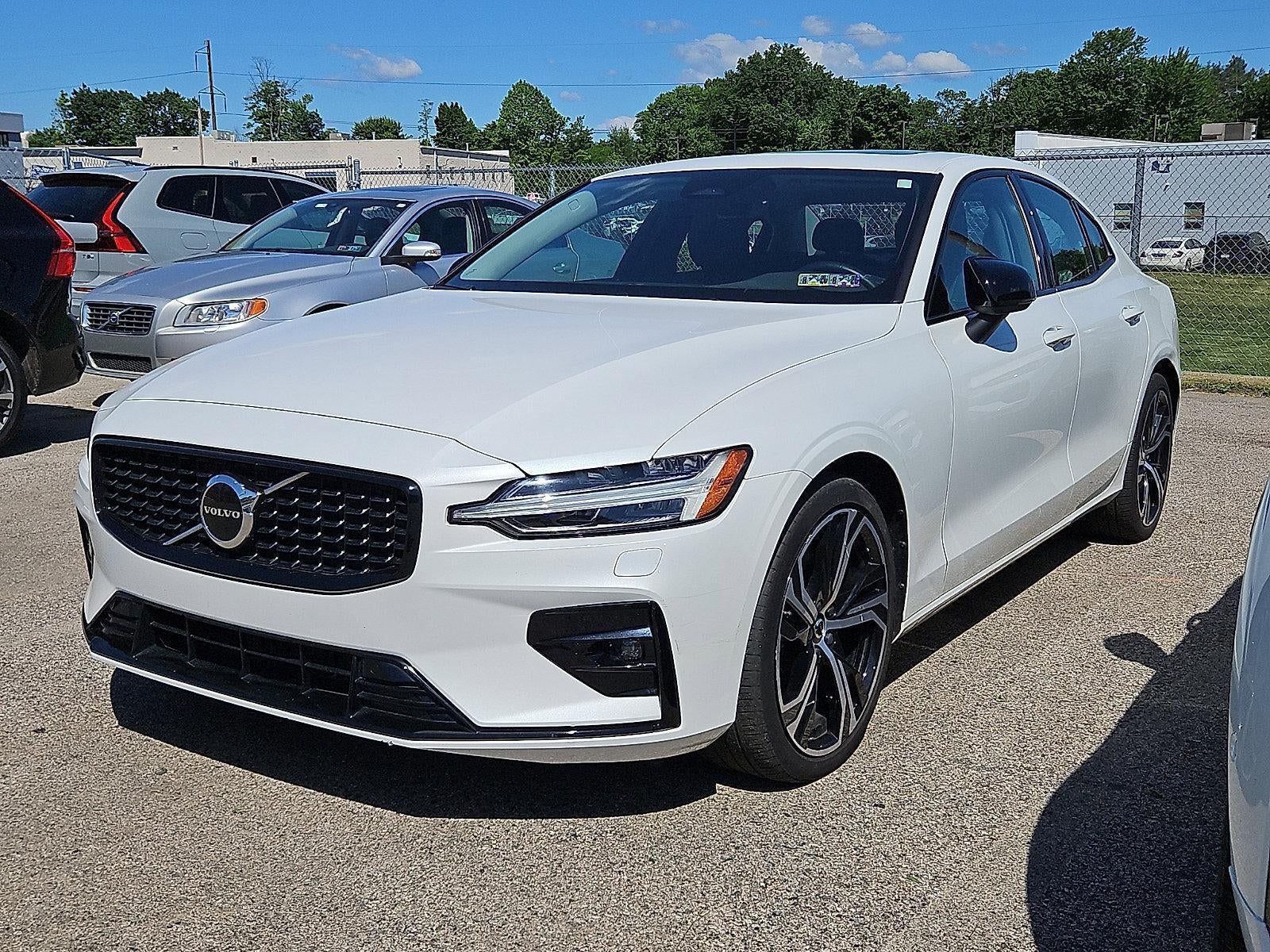 2024 Volvo S60 B5 FWD Core Dark Theme