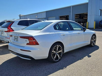 2024 Volvo S60 B5 FWD Core Dark Theme