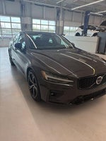 2024 Volvo S60 B5 AWD Plus Dark Theme