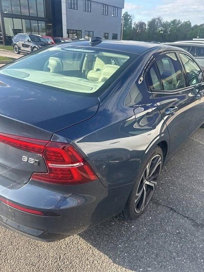 2023 Volvo S60 B5 AWD Plus Dark Theme