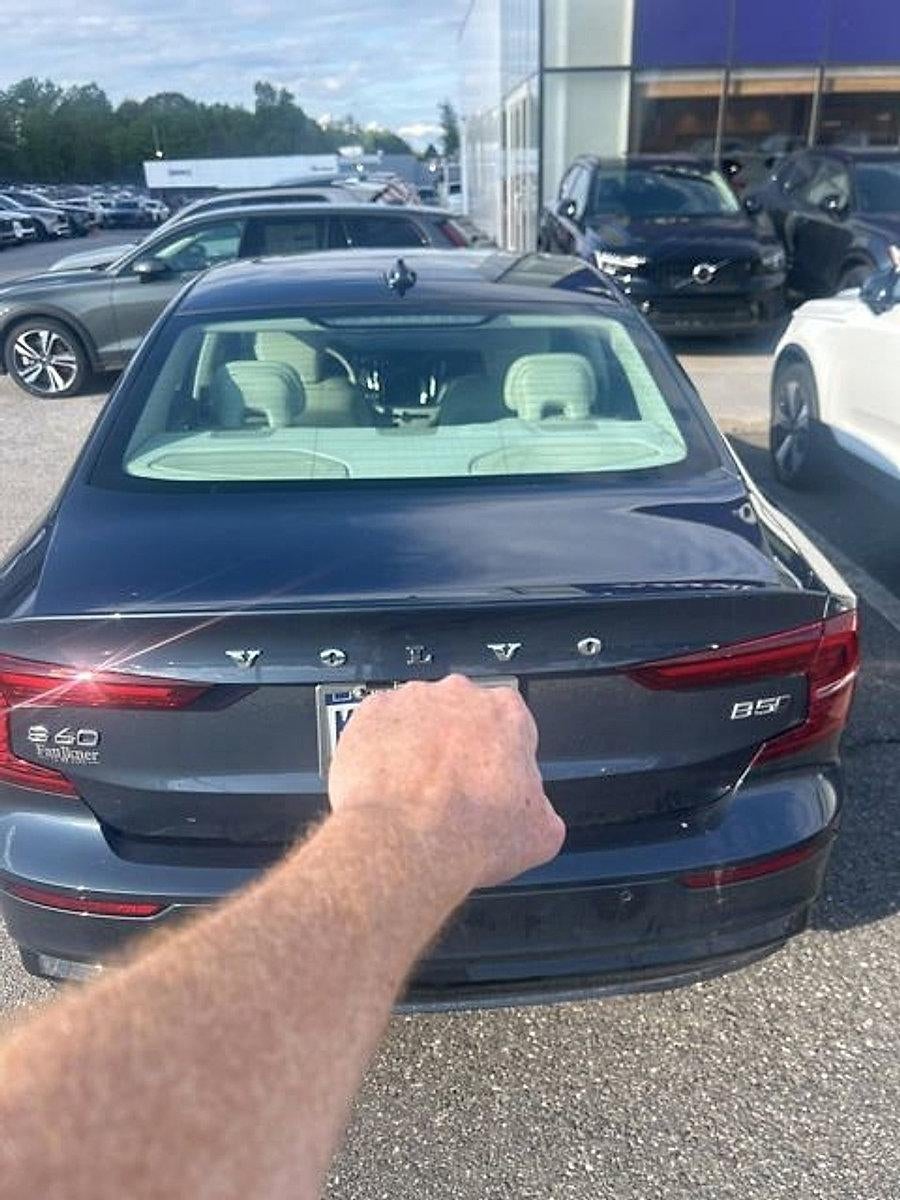 2023 Volvo S60 B5 AWD Plus Dark Theme